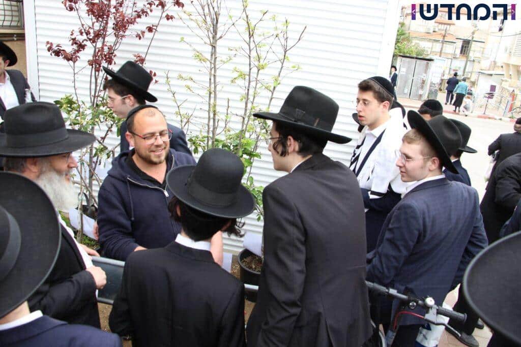 מרן הגר"ג אדלשטין והגר"מ בן שמעון בברכת האילנות