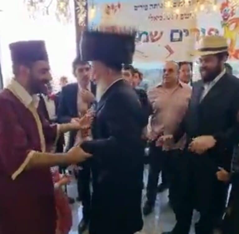 ותוסף אסתר: הפרויקטור רוקד עם מלכיאלי