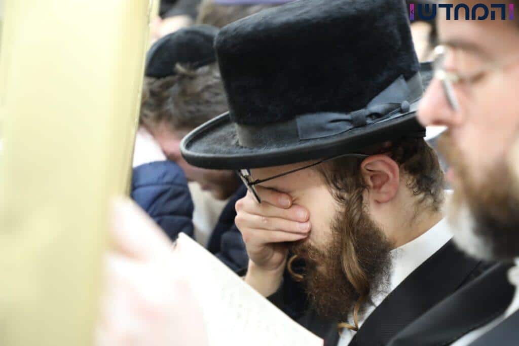 תיעוד ענק: ליל ההילולא בליז'ענסק 