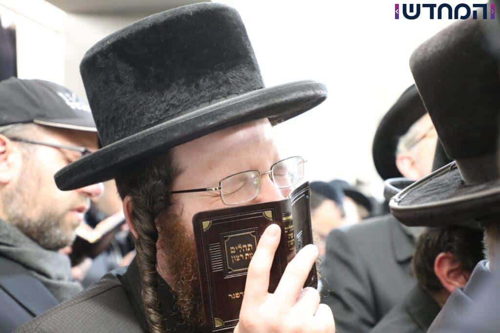 תיעוד ענק: ליל ההילולא בליז'ענסק 