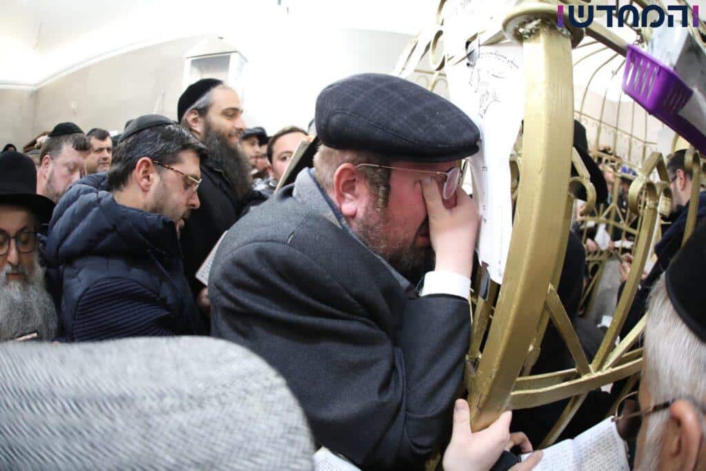 תיעוד ענק: ליל ההילולא בליז'ענסק 