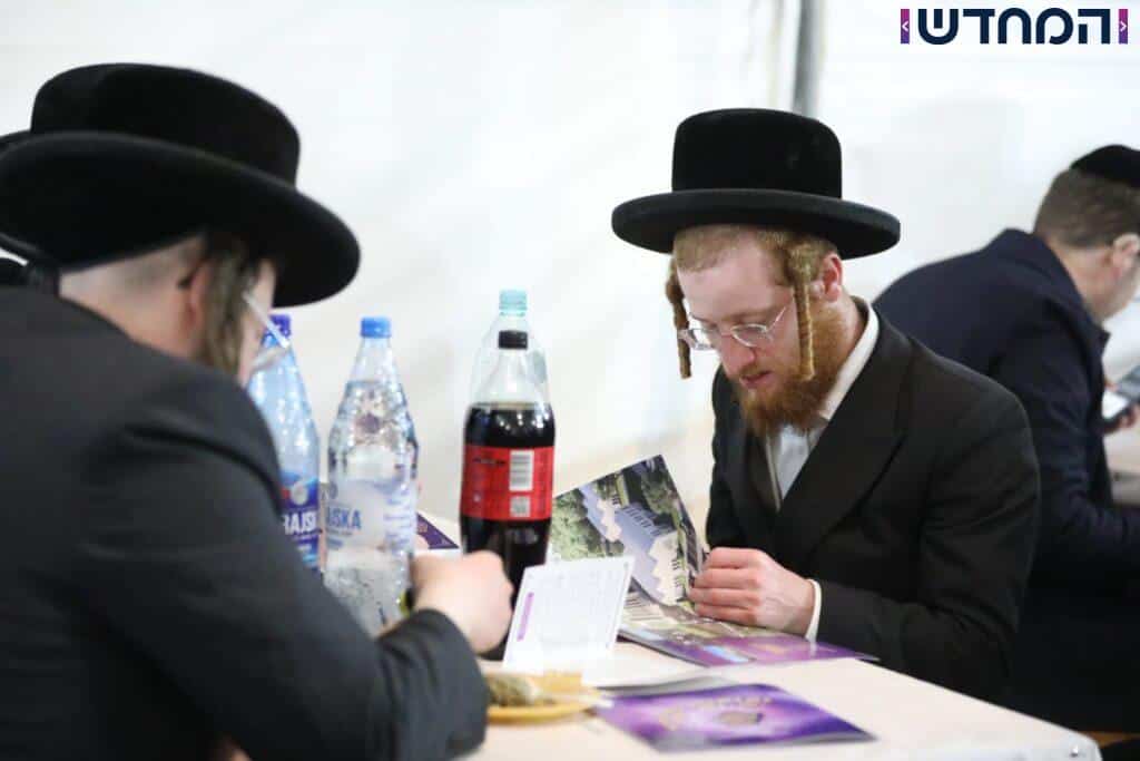 תיעוד ענק: ליל ההילולא בליז'ענסק 