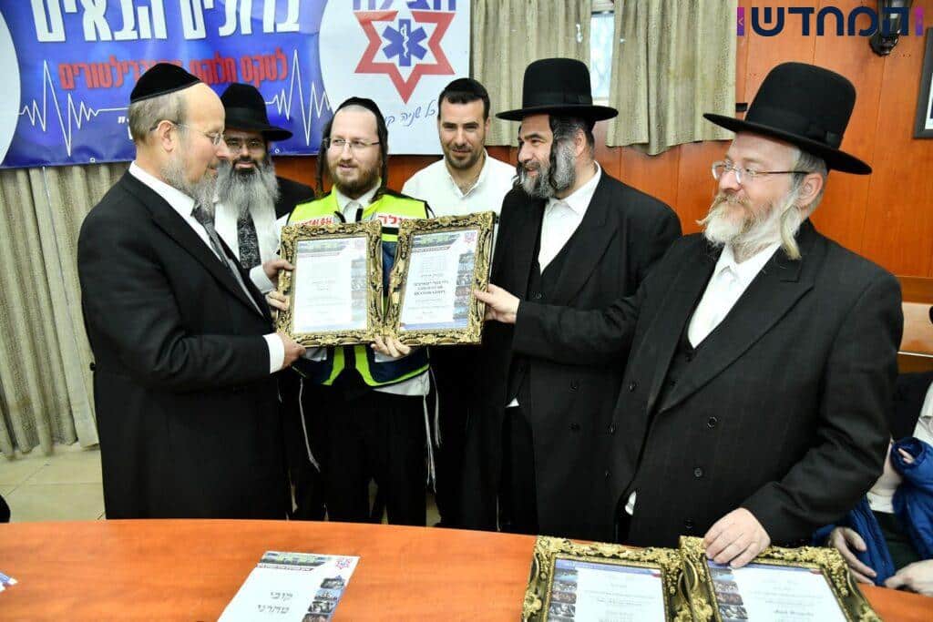 במעמד ניצולים: הושקו 15 דפיברילטורים שיצילו חיים ברחבי הארץ