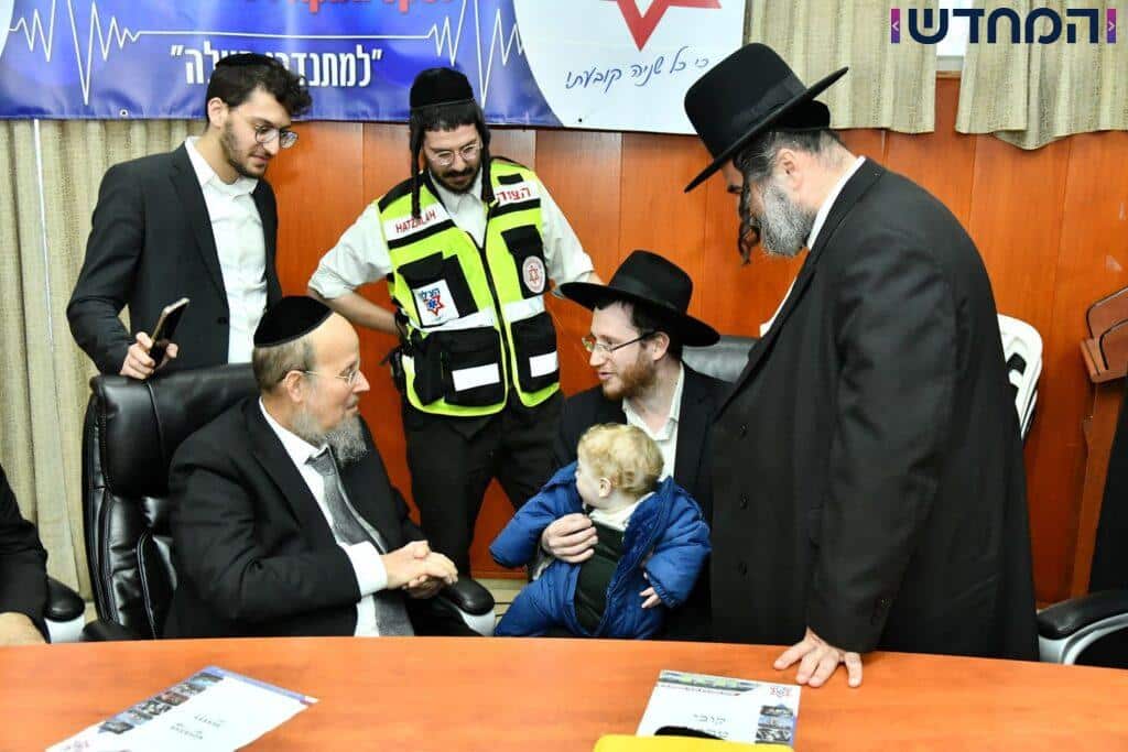 במעמד ניצולים: הושקו 15 דפיברילטורים שיצילו חיים ברחבי הארץ