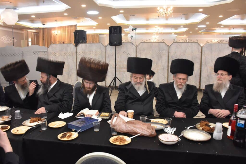 גלריה: שמחת החתונה בחצר הקודש אשלג