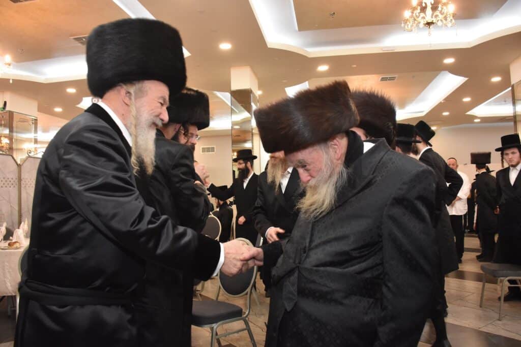 גלריה: שמחת החתונה בחצר הקודש אשלג