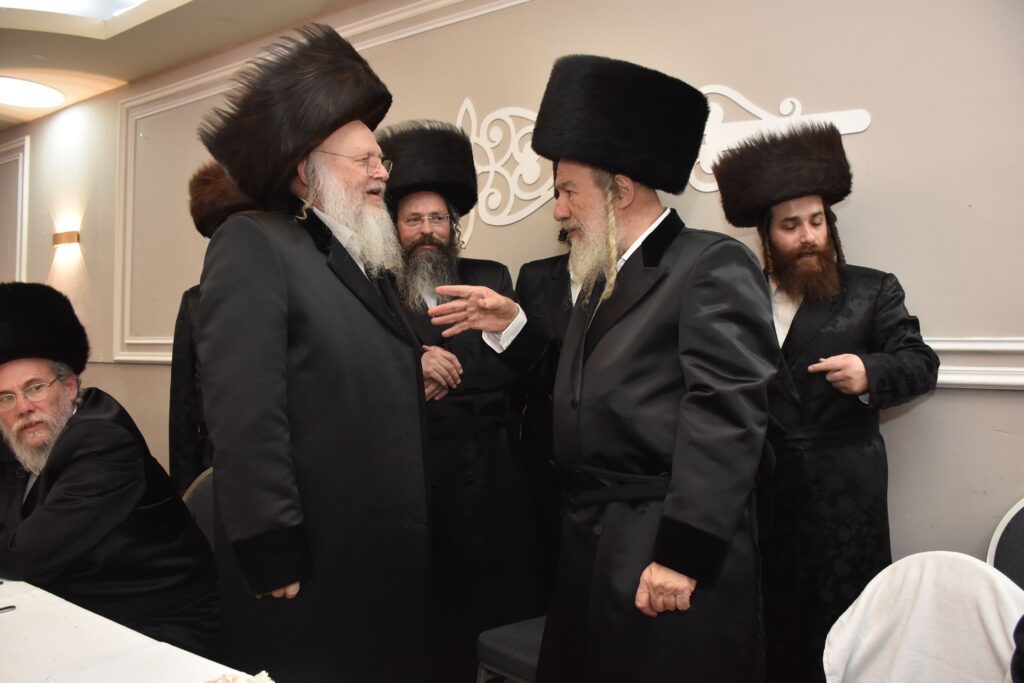 גלריה: שמחת החתונה בחצר הקודש אשלג