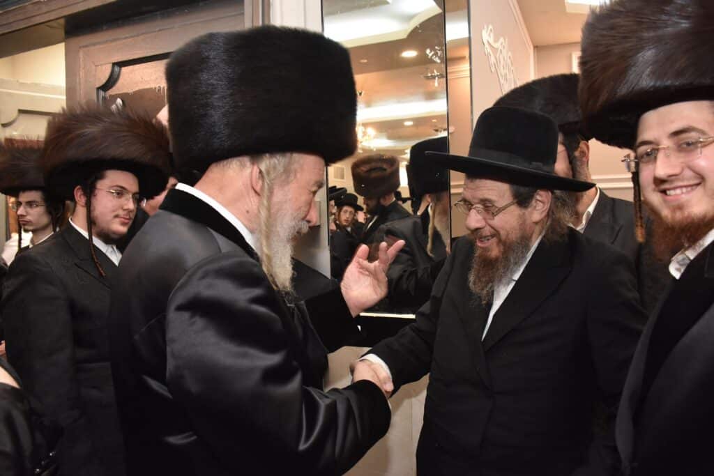 גלריה: שמחת החתונה בחצר הקודש אשלג