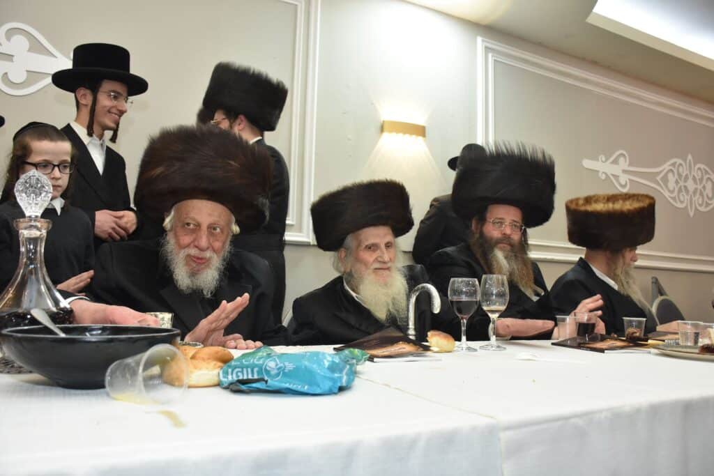 גלריה: שמחת החתונה בחצר הקודש אשלג