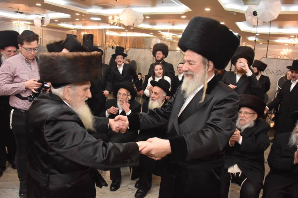 גלריה: שמחת החתונה בחצר הקודש אשלג