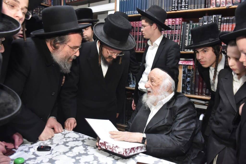 גלריה: התלמידים נבחנו אצל גדולי ישראל