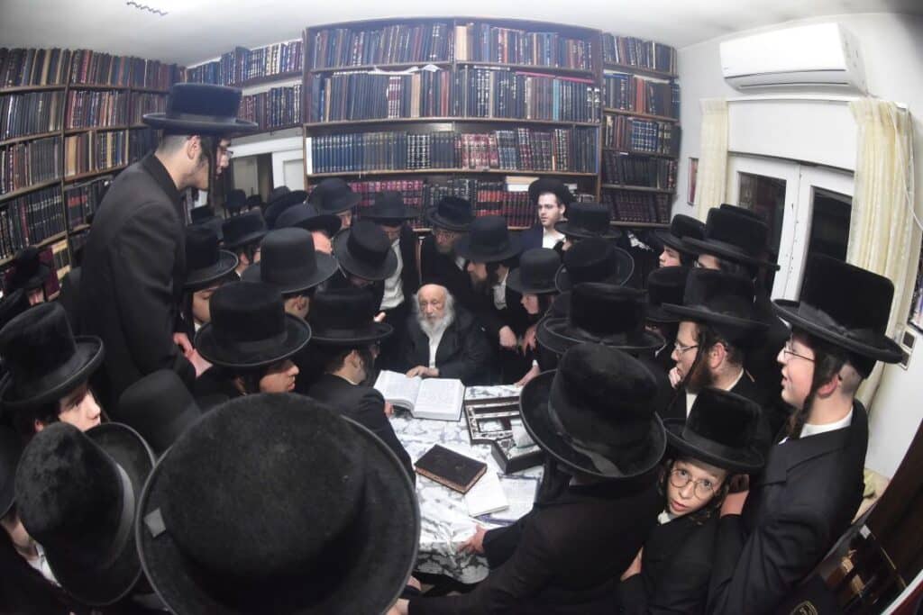 גלריה: התלמידים נבחנו אצל גדולי ישראל