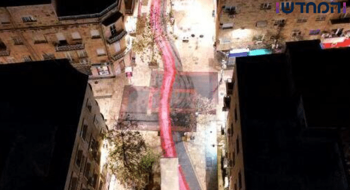 נזק כבד: שלושים עובדים פועלים לנקות את הפס האדום נזק כבד: שלושים עובדים פועלים לנקות את הפס האדום