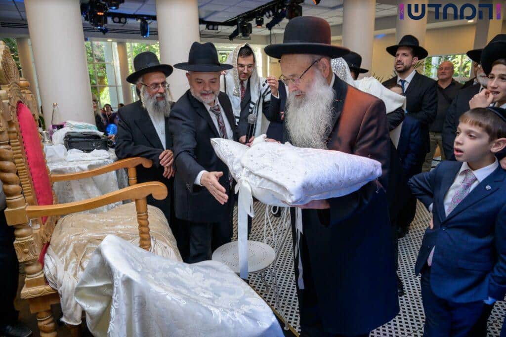 נינו של זקן המועצת נכנס בבריתו של אברהם אבינו