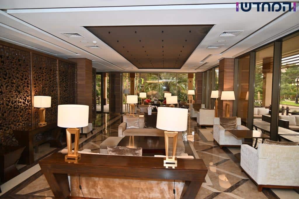 הרבי מויזניץ' שבת עם החסידים במלון בבאטומי