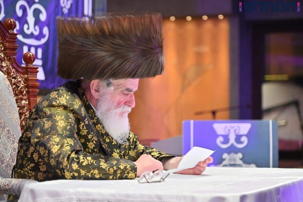 הרבי מויזניץ' שבת עם החסידים במלון בבאטומי