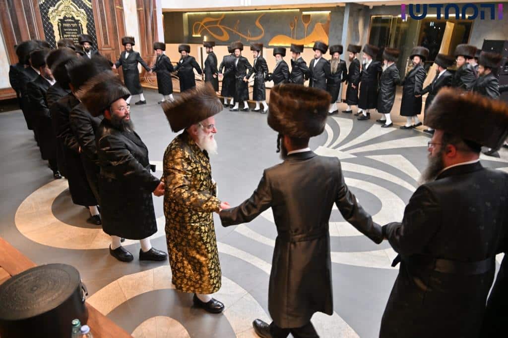 הרבי מויזניץ' שבת עם החסידים במלון בבאטומי