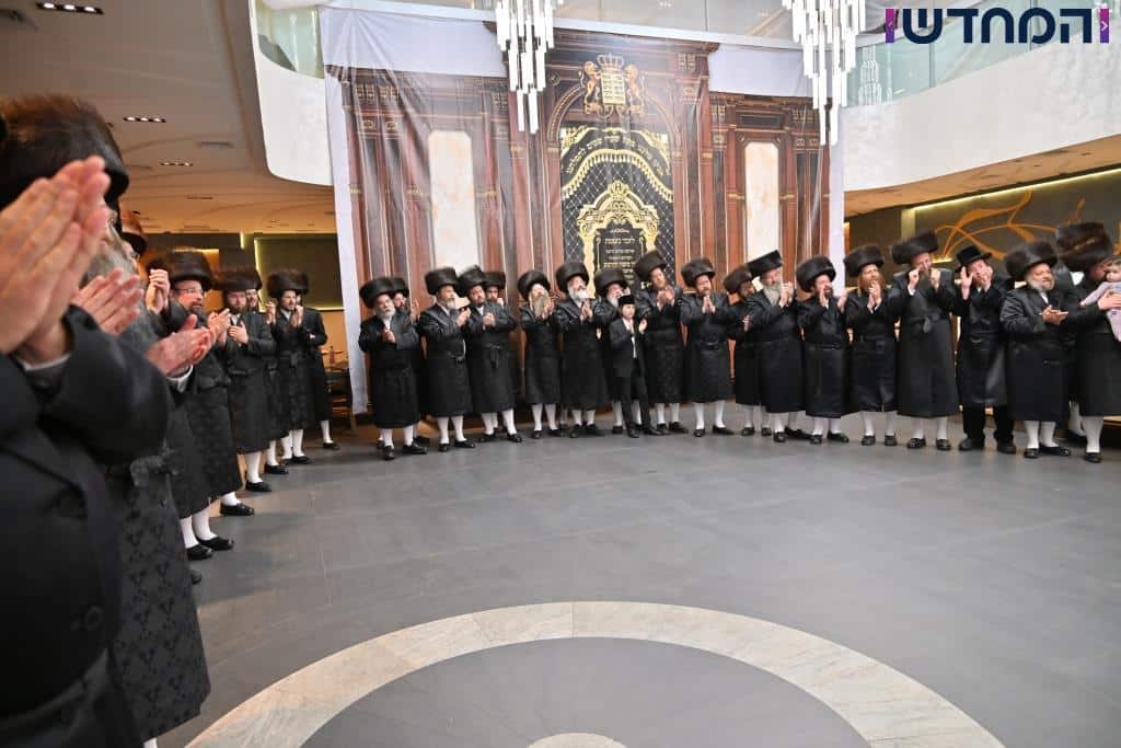 הרבי מויזניץ' שבת עם החסידים במלון בבאטומי