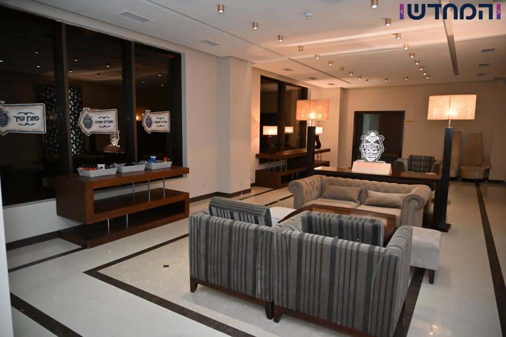 הרבי מויזניץ' שבת עם החסידים במלון בבאטומי