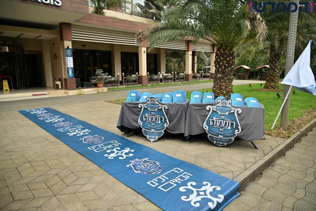 הרבי מויזניץ' שבת עם החסידים במלון בבאטומי