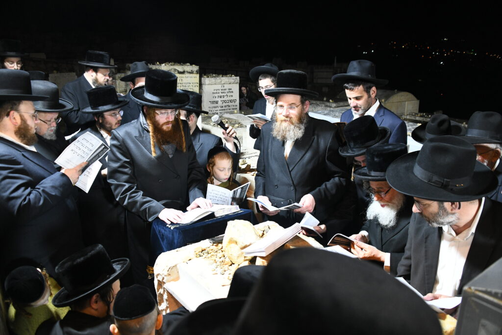 בקאליב ציינו ארבע שנים לפטירת האדמו"ר בקאליב ציינו ארבע שנים לפטירת האדמו"ר