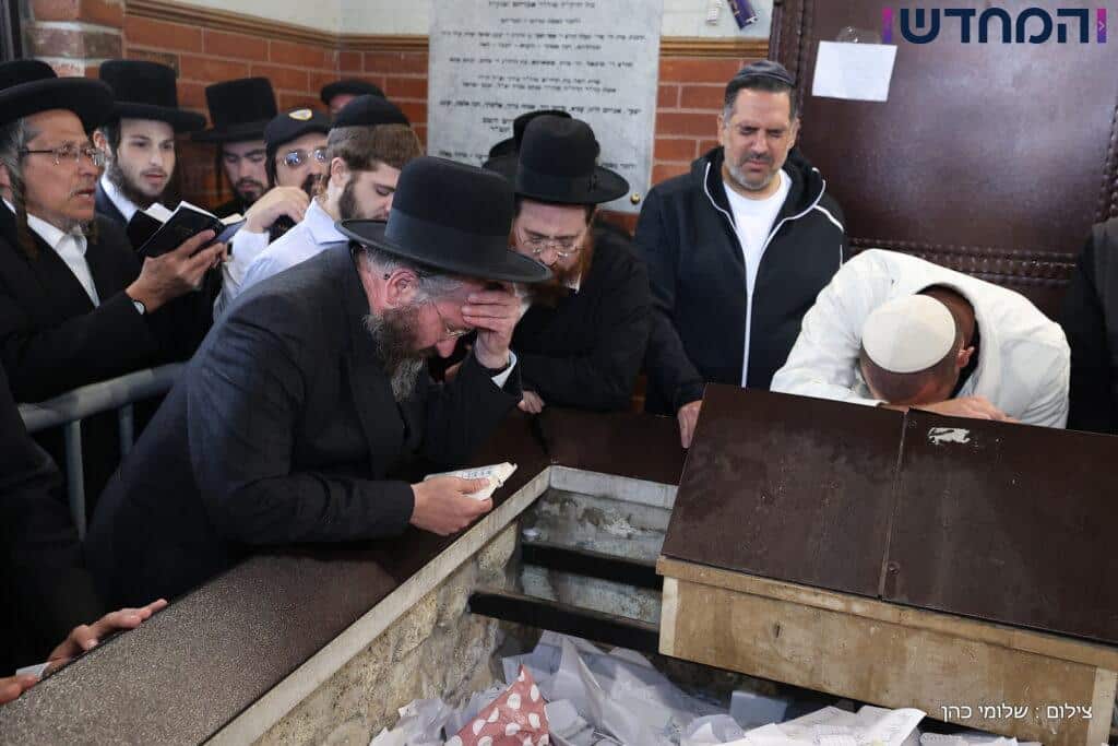 רבבות התפללו על ציונו של רבי ישעיה בן ר' משה מקרעסטיר זיע"א