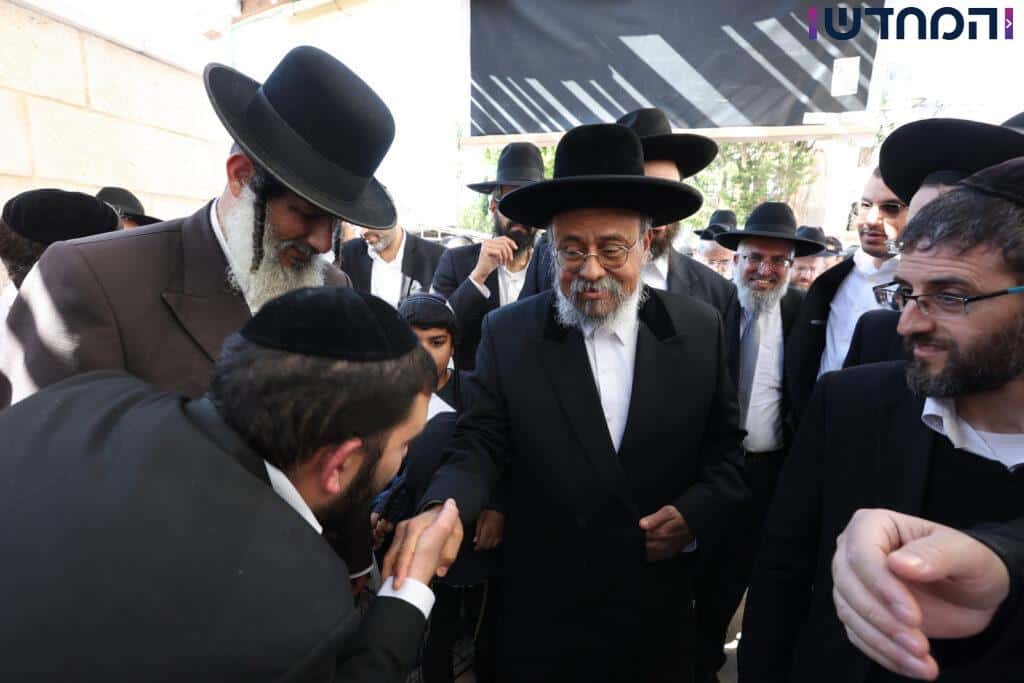 הגר"א עפג'ין חילק אלפי סלי מזון למשפחות