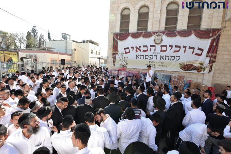 הגר"א עפג'ין חילק אלפי סלי מזון למשפחות