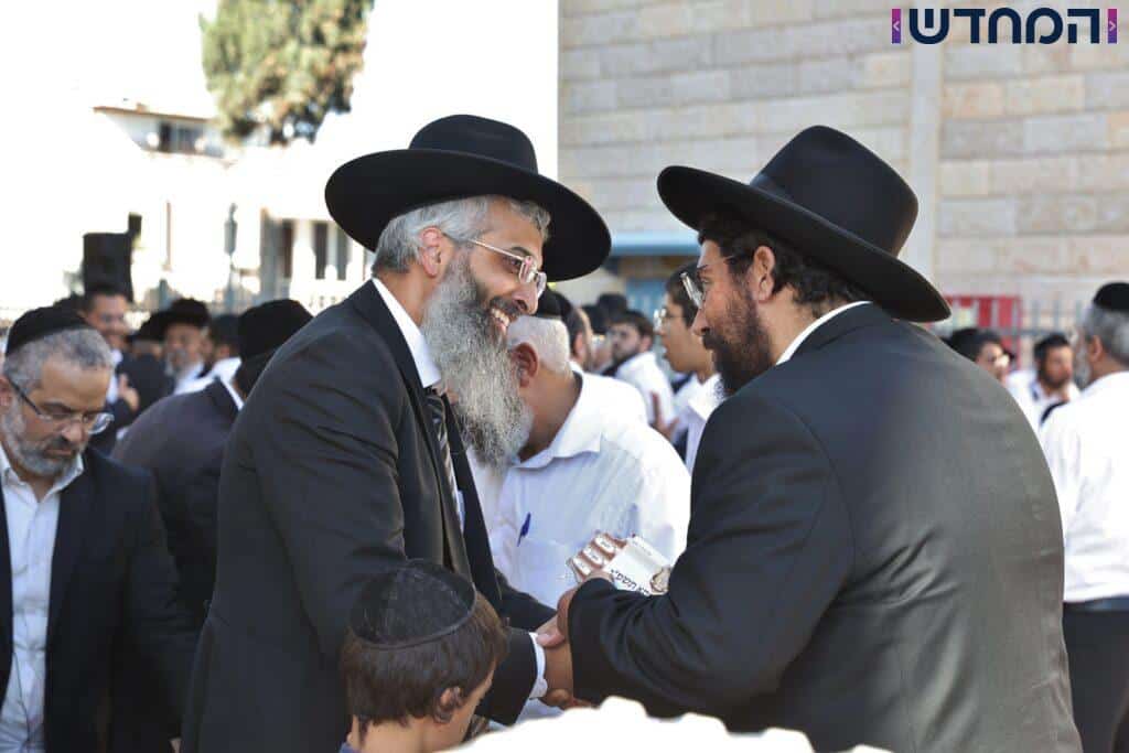 הגר"א עפג'ין חילק אלפי סלי מזון למשפחות