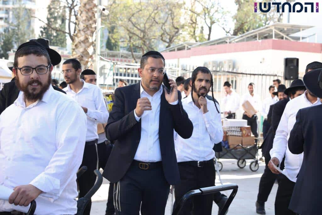 הגר"א עפג'ין חילק אלפי סלי מזון למשפחות