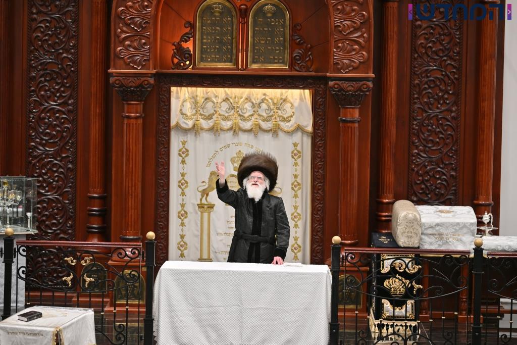 משאיבת מים עד נעילת החג: תיעוד ענק מחצר הקודש ויז'ניץ מרכז