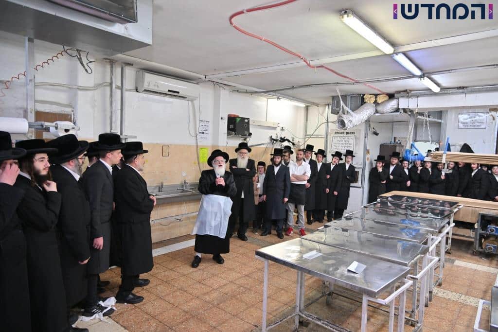 משאיבת מים עד נעילת החג: תיעוד ענק מחצר הקודש ויז'ניץ מרכז