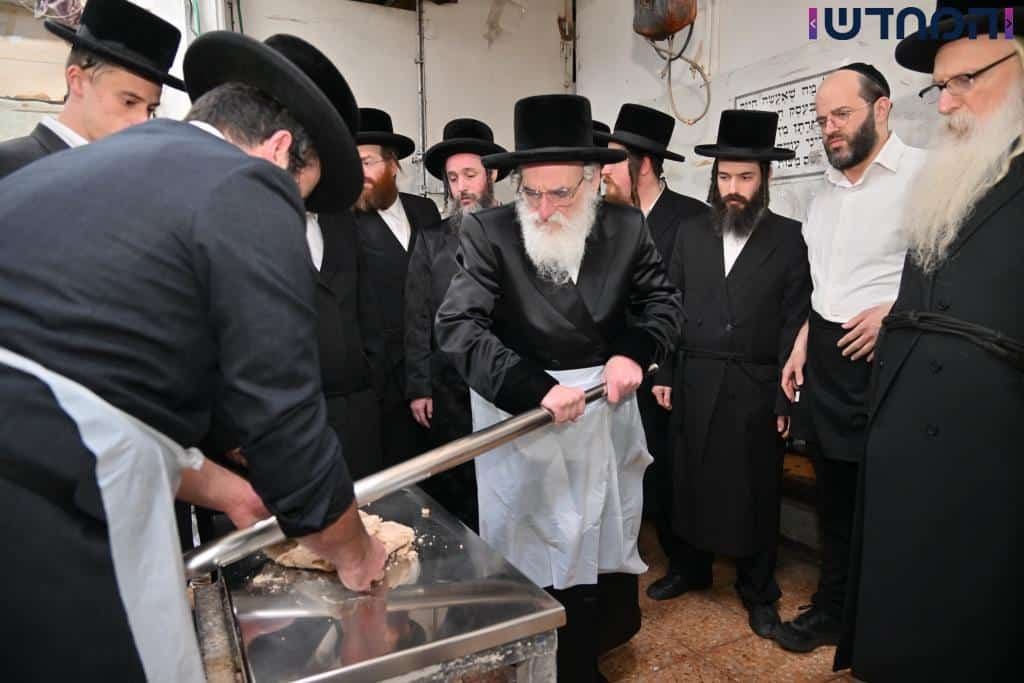 משאיבת מים עד נעילת החג: תיעוד ענק מחצר הקודש ויז'ניץ מרכז