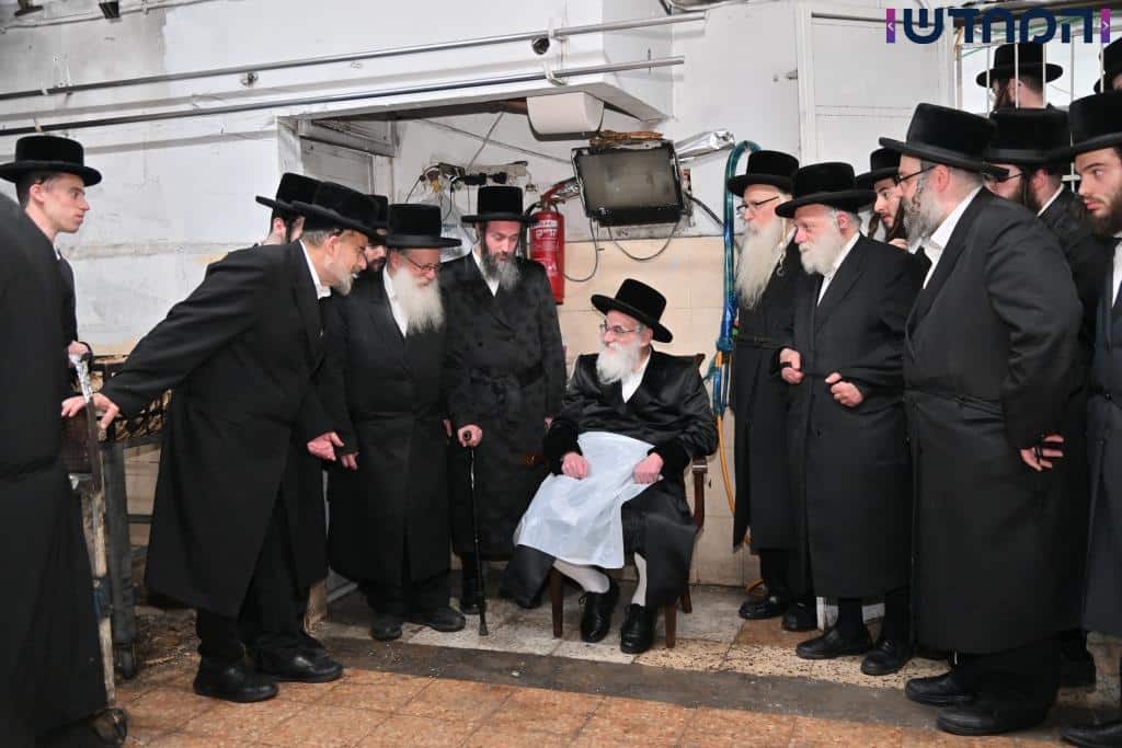 משאיבת מים עד נעילת החג: תיעוד ענק מחצר הקודש ויז'ניץ מרכז