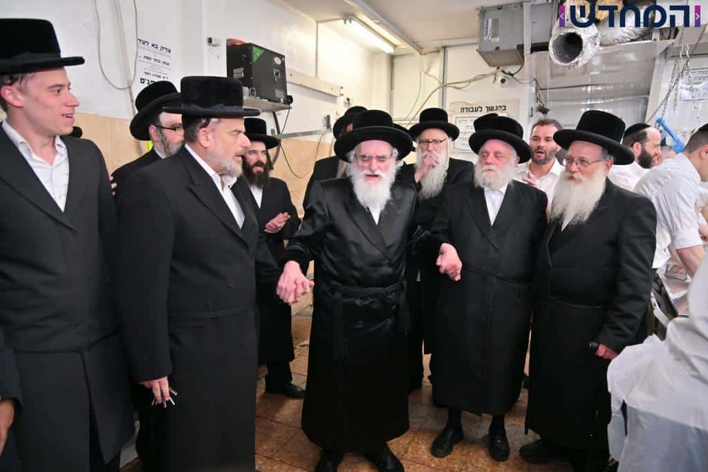 משאיבת מים עד נעילת החג: תיעוד ענק מחצר הקודש ויז'ניץ מרכז