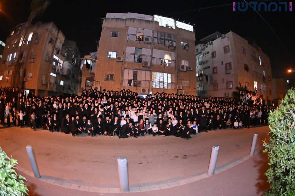 משאיבת מים עד נעילת החג: תיעוד ענק מחצר הקודש ויז'ניץ מרכז