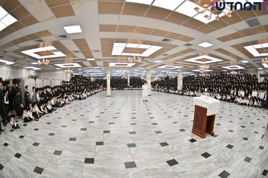 משאיבת מים עד נעילת החג: תיעוד ענק מחצר הקודש ויז'ניץ מרכז