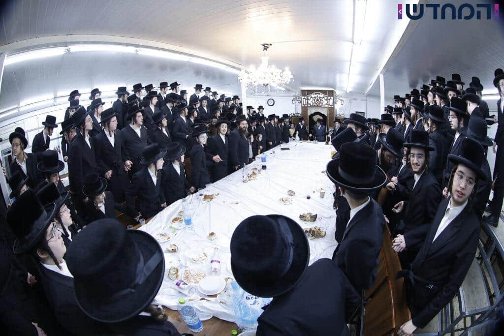 סעודת ראש חודש אצל האדמו"ר מסקולען