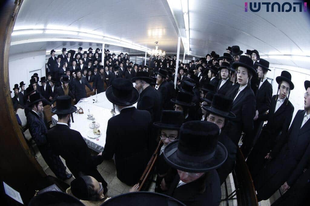 סעודת ראש חודש אצל האדמו"ר מסקולען