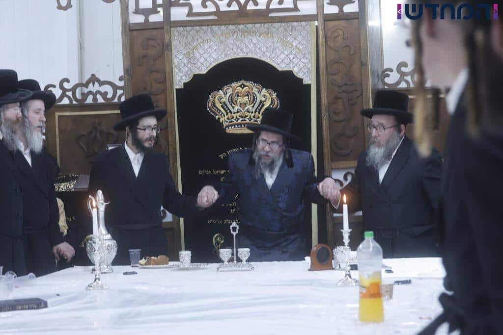 סעודת ראש חודש אצל האדמו"ר מסקולען