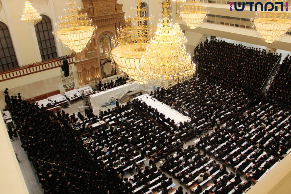 "לכוון על הרבי מבעלזא": טיש נעילת החג בויז'ניץ'