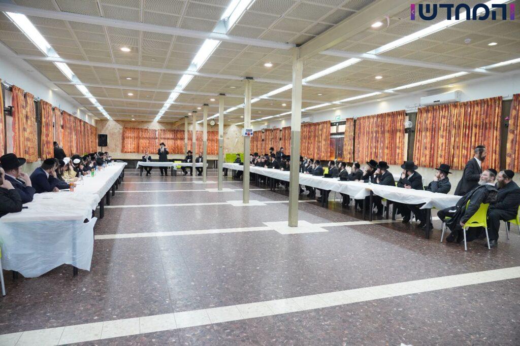 נציגי הקהילות במפגש במירון בראשות השר פרוש והפרויקטור דייטש