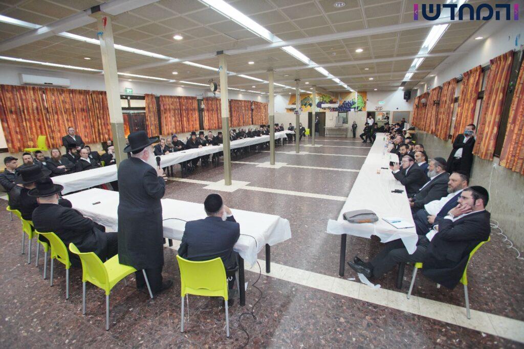 נציגי הקהילות במפגש במירון בראשות השר פרוש והפרויקטור דייטש