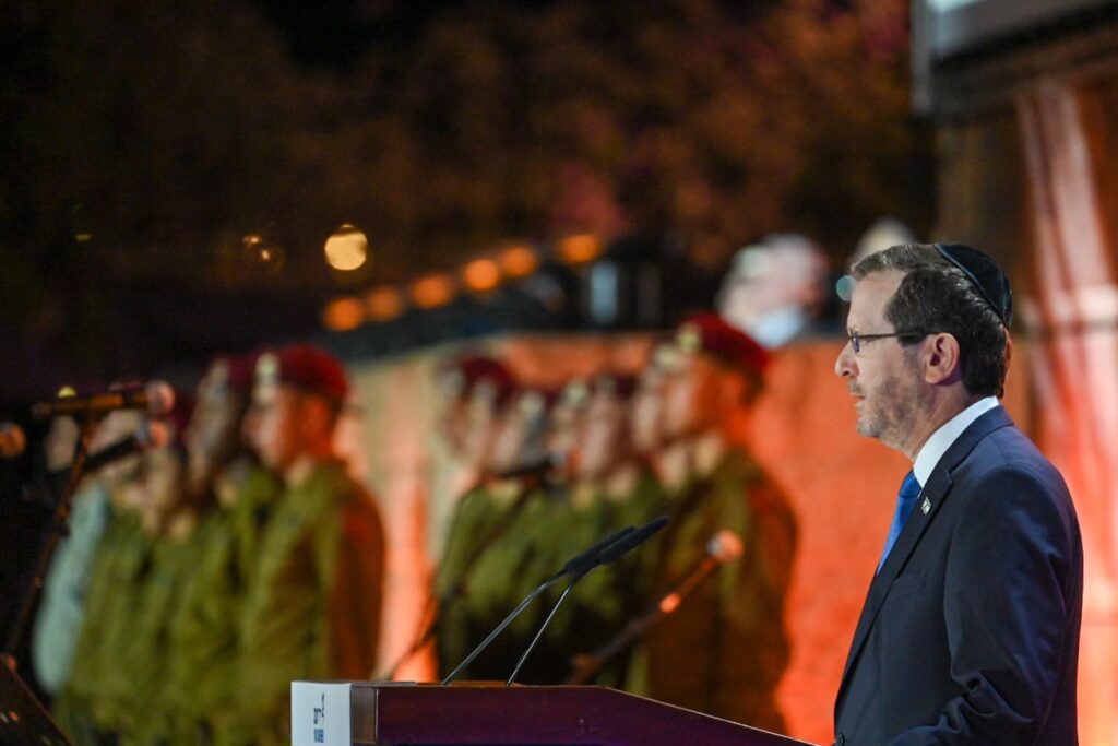 הנאום המטלטל של הרצוג: "הנני, כאן. בעזרת האל הרוח ניצחה"