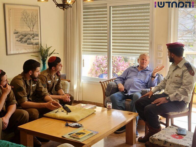 עם החיילים החרדים: רב חטיבת הצנחנים ערך תפילת קל מלא רחמים