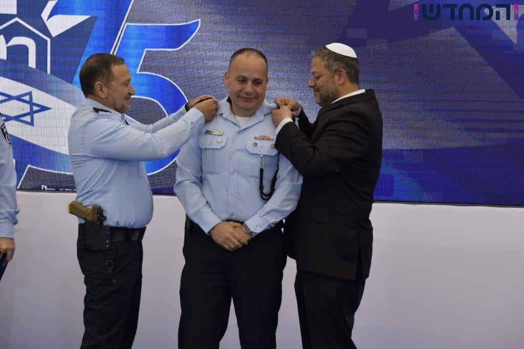 המפכ"ל ובן גביר העניקו דרגות לקצינים הבכירים המפכ"ל ובן גביר העניקו דרגות לקצינים הבכירים