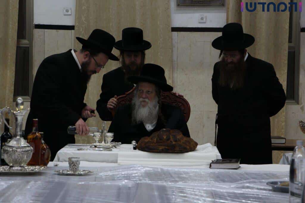 ביום הזיכרון: הרבי ערך טיש לחסידים