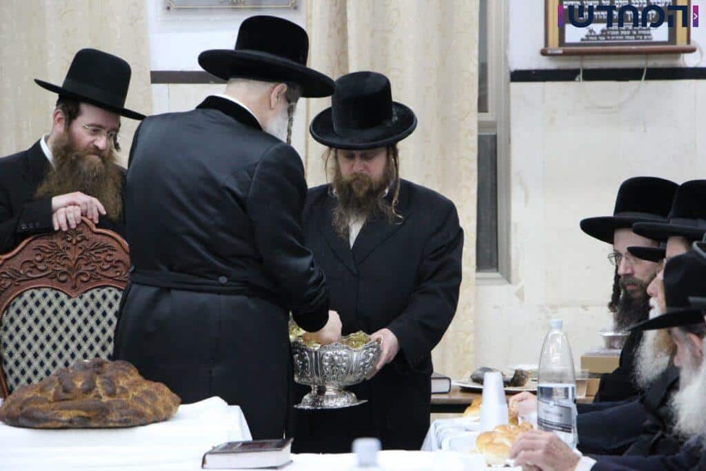 ביום הזיכרון: הרבי ערך טיש לחסידים