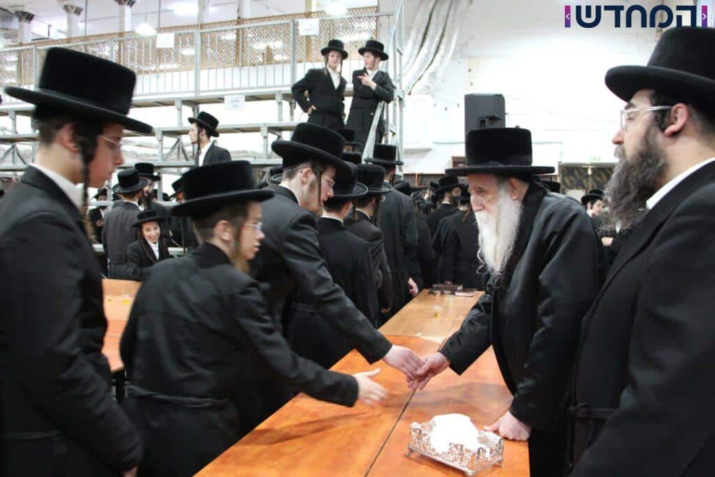 לצד האדמו"רים: הרבי מסר שיעור לבחורים
