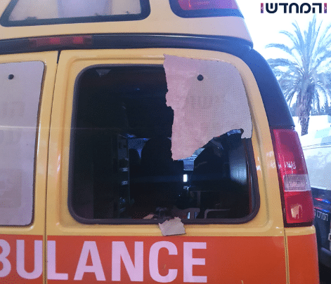 גבר נורה למוות בלוד: פורעים ניפצו את שימשת חלון האמבולנס שהגיע למקום גבר נורה למוות בלוד: פורעים ניפצו את שימשת חלון האמבולנס שהגיע למקום